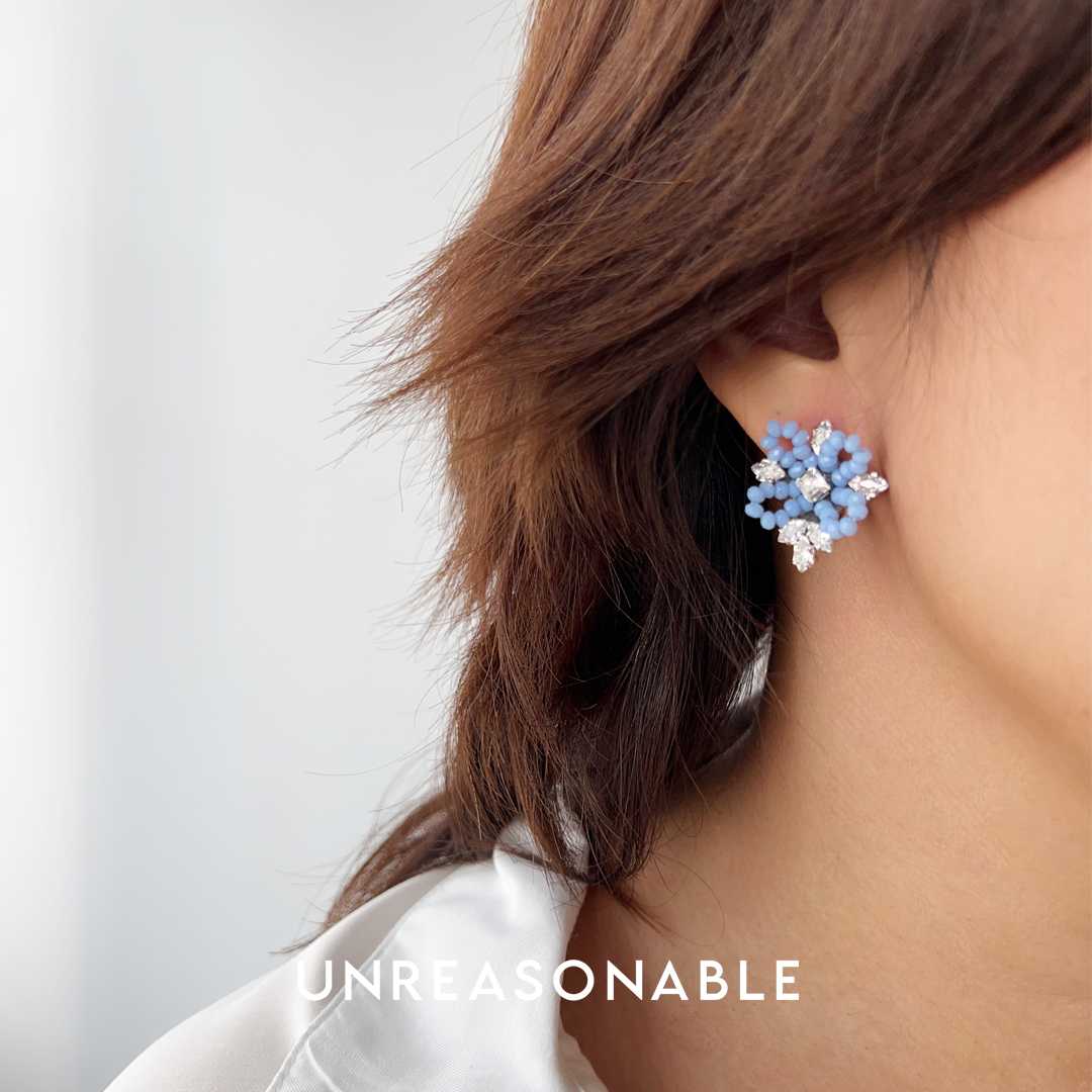 ต่างหู ดอกไม้ Blue ต่างหูคลิป ต่างหูก้านเงินแท้ เบาใส่สบาย UA0810-02 Unreasonable Accessories