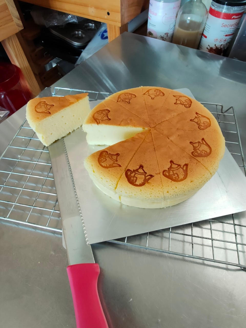 เค้กวันเกิด เจแปนนีสชีสเค้ก เนื้อนุ่มฟูเบาละมุน หอมอร่อย กลมกล่อม ขนาด 3ปอนด์