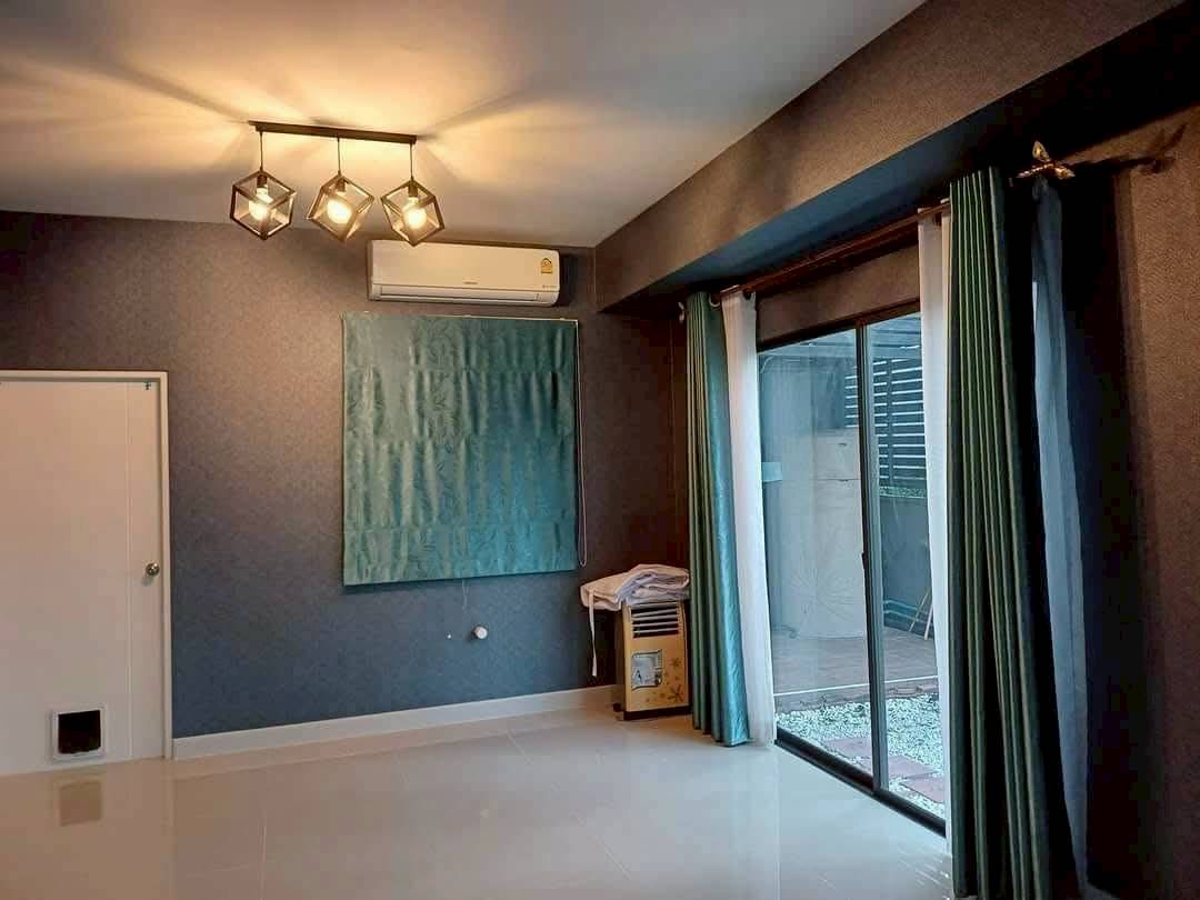 ให้เช่าทาวน์เฮ้าส์ 2 ชั้น หมู่บ้านพลีโน่บางนา อ่อนนุช ซอยกิ่งแก้ว 37 (N.1910)