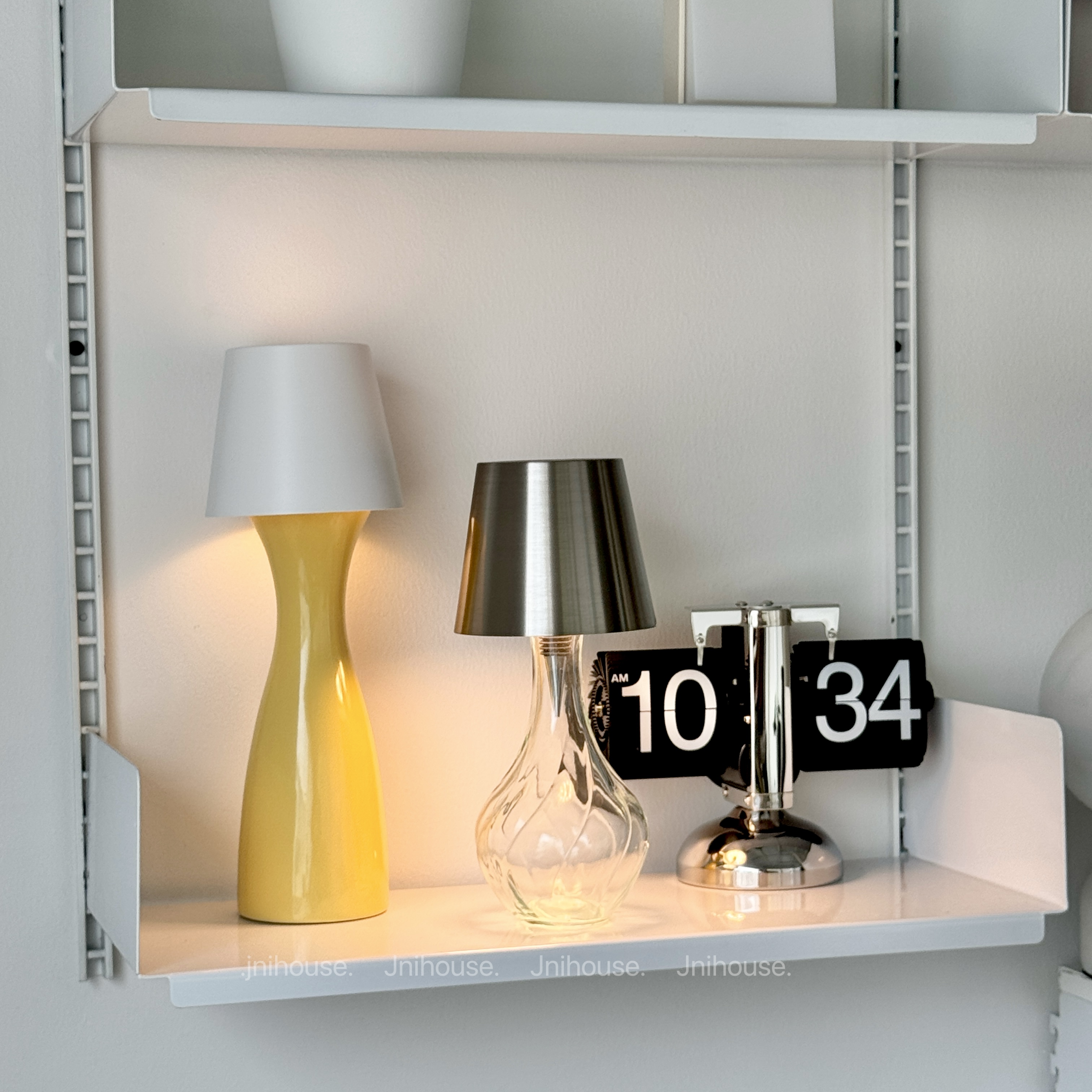 [พร้อมส่ง] Jnihouse : นาฬิกาย้อนยุค Retro Flip Clock ขนาดสูง 16 cm