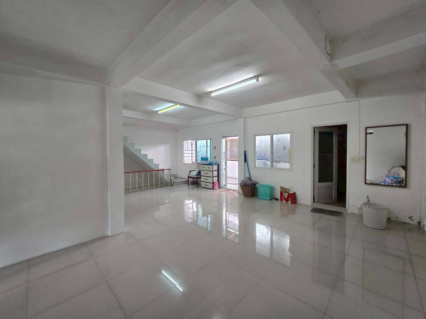 ให้เช่าอาคารพาณิชย์ 2คูหา ทำเลสวยเข้าออกหลายทาง เอกมัย สุขุมวิท71 เหมาะทำโฮสเทล (N.1912)