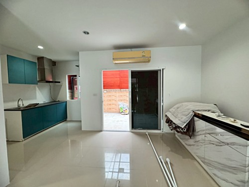 ให้เช่าทาวน์โฮม หมู่บ้านดิเอ็กซ์คลูซีฟ พัฒนาการ44 (The Exclusive-Pattanakarn44) ใกล้ APL หัวหมาก (N.1915)