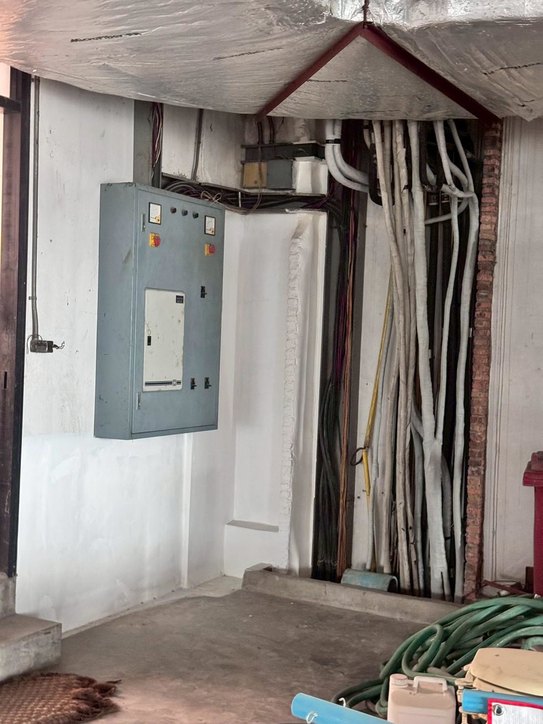 ให้เช่าพื้นที่สำนักงาน ชั้น 4 อาคารโล่งสวย เหมาะทำธุรกิจ ติดถนนรามคำแหง (N.1922)