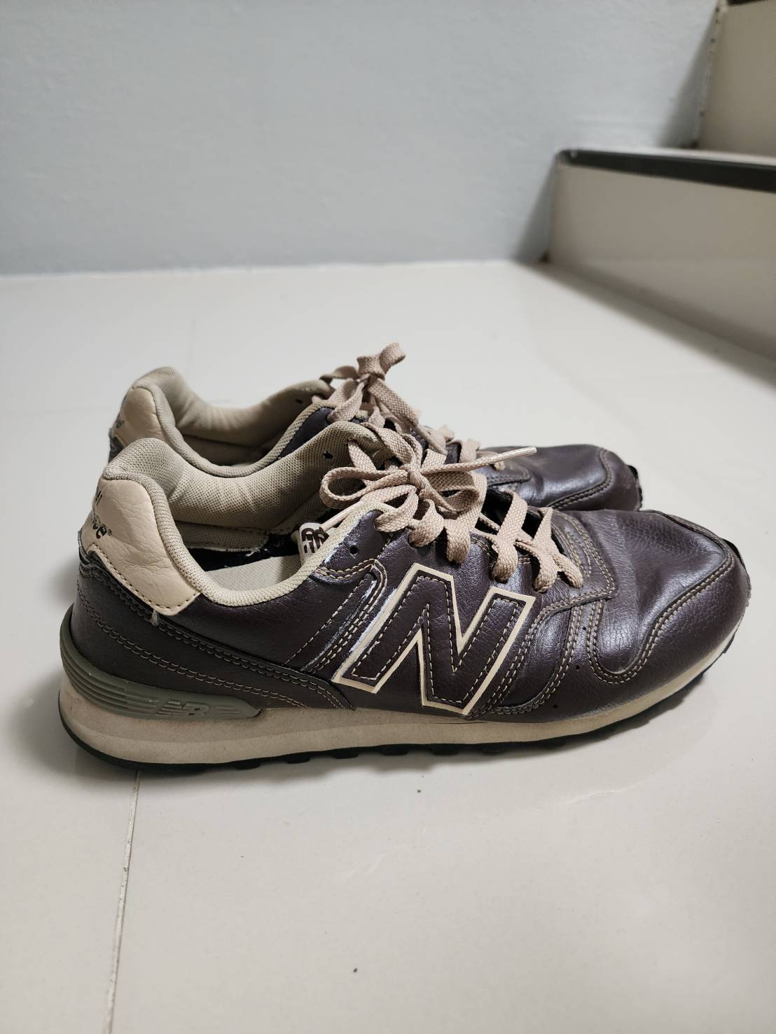 รองเท้าหนัง ยี่ห้อ NEW BALANCE ใหม่ๆ ของเดิมๆ หายากสวย เบอร์ 41 ถึง 44 ใส่สบาย สภาพดีมากครับ พร้อมส่ง