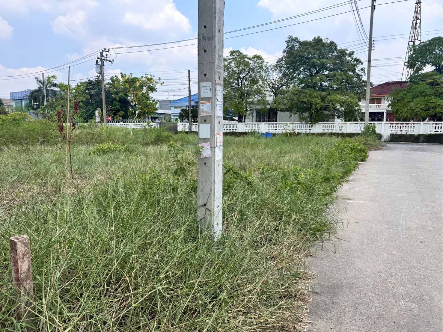 ขายที่ดิน เฉลิมพระเกียรติ ร.9 ซอย 38 (ซอยร่มเย็น) ที่ถมแล้วแปลงมุม (N.1698)