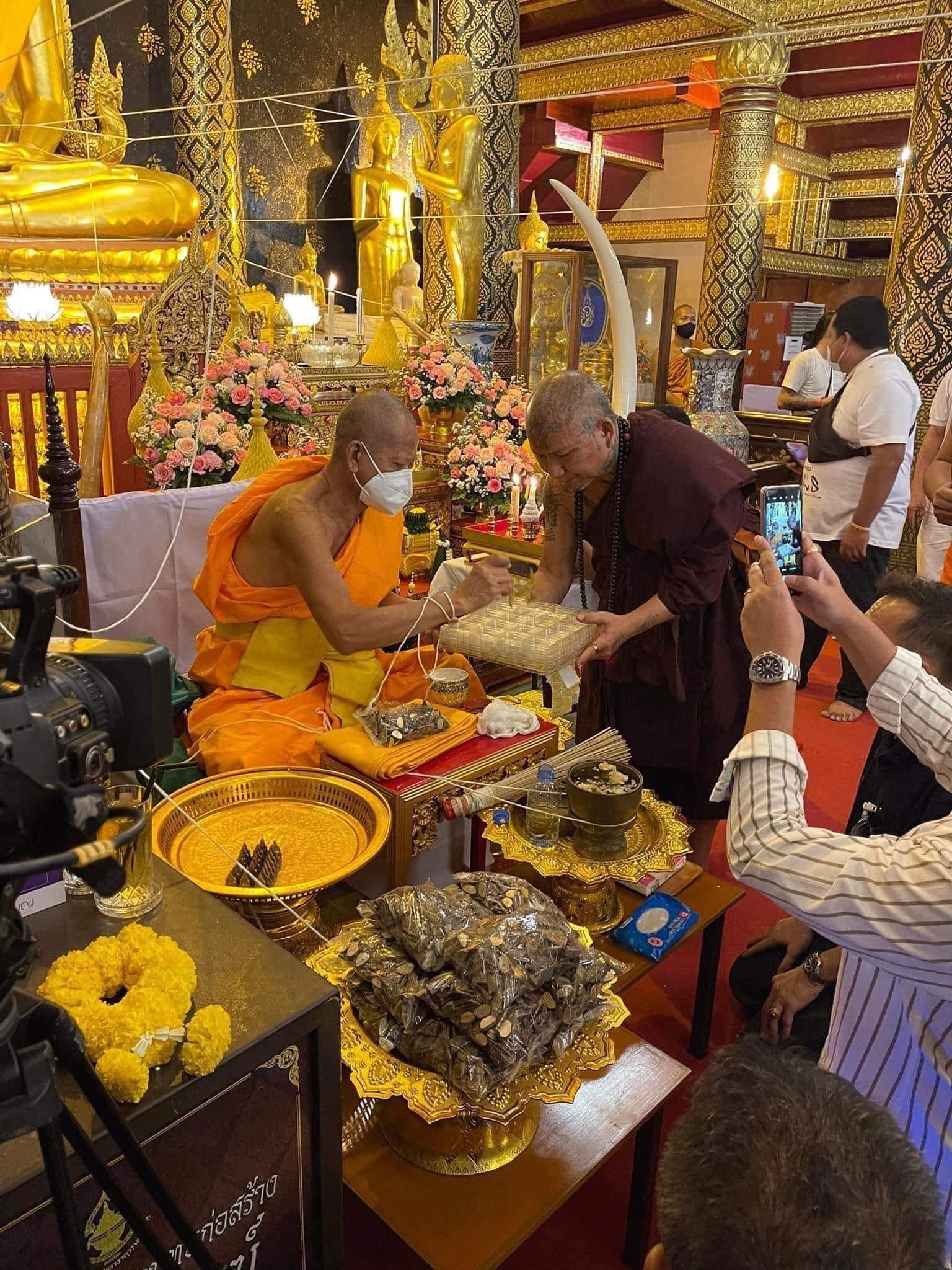 ท้าวเวสสุวรรณ รวยพันล้าน หลวงปู่หมุน วัดบ้านจาน จ.ศรีสะเกษ ปี 2565 (เนื้อชนวนรวยพันล้าน)