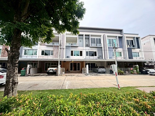 ให้เช่าทาวน์โฮม หมู่บ้านดิเอ็กซ์คลูซีฟ พัฒนาการ44 (The Exclusive-Pattanakarn44) ใกล้ APL หัวหมาก (N.1915)