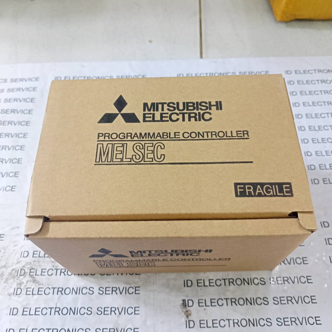 PLC " MITSUBISHI " MODEL : FX3U-32MR-ES-A