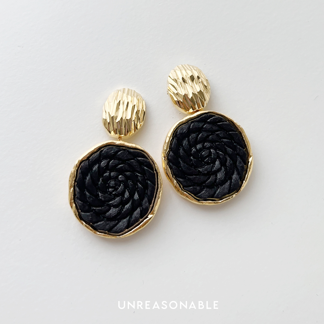 ต่างหู Drop ต่างหูคลิป ต่างหูก้านเงินแท้ สวยใส่สบาย สีดำ UA0911-03 Unreasonable Accessories