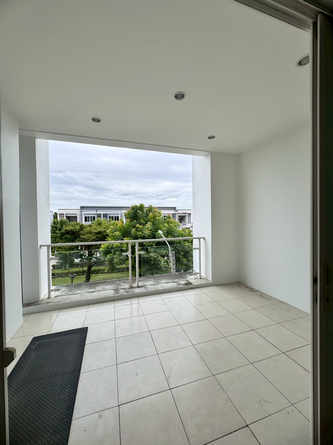 ขายทาวน์โฮม หมู่บ้านดิเอ็กซ์คลูซีฟ พัฒนาการ44 (The Exclusive-Pattanakarn44) ใกล้ APL หัวหมาก (N.1915)