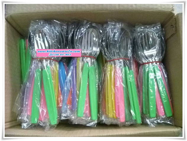 P05232 ช้อนส้อม ด้ามพลาสติก สีสวย(ราคาส่งต่อ 12 คู่ คลิ๊กที่สินค้าเพื่อชมรายละเอียดของขนาด)