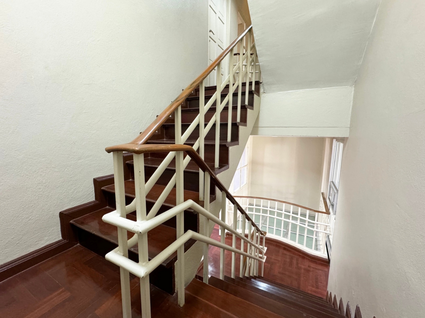 ให้เช่าทาวน์เฮ้าส์ 4 ชั้น หมู่บ้านวราธรวิลล์ พัฒนาการ 44 พร้อมเข้าอยู่ 9 ธ.ค. 68 (N.1394)