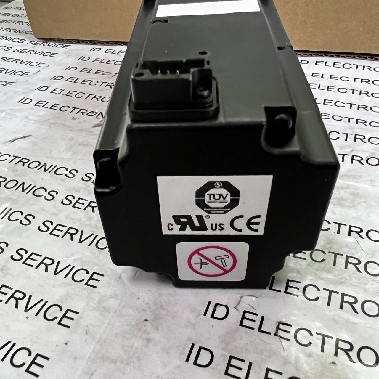 จำหน่าย SERVO MOTOR “YASKAWA” Model : SGMAS-04A2A2C-Y2