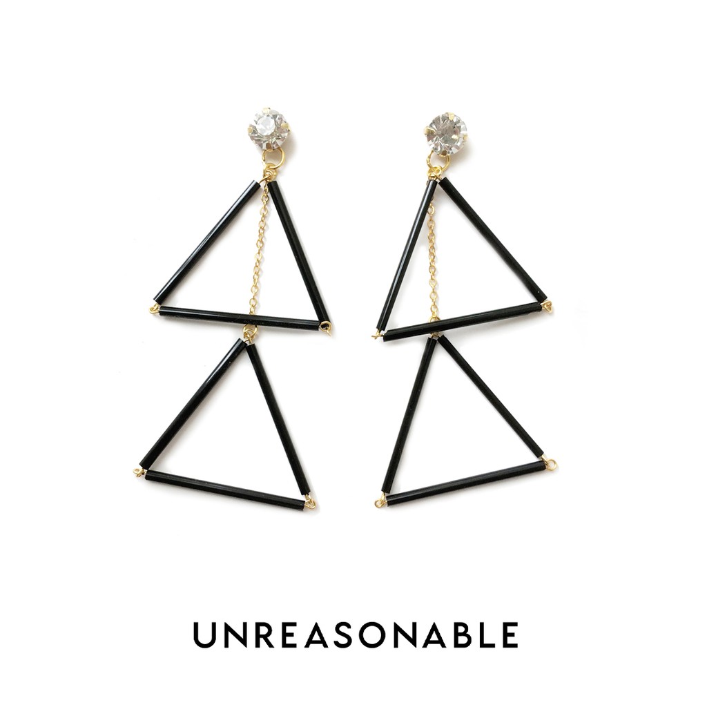 ต่างหู Dubble Triangle ดำ ต่างหูคลิป ต่างหูก้านเงินแท้ น้ำหนักเบา สวยใส่สบาย UA0431-03 Unreasonable Accessories