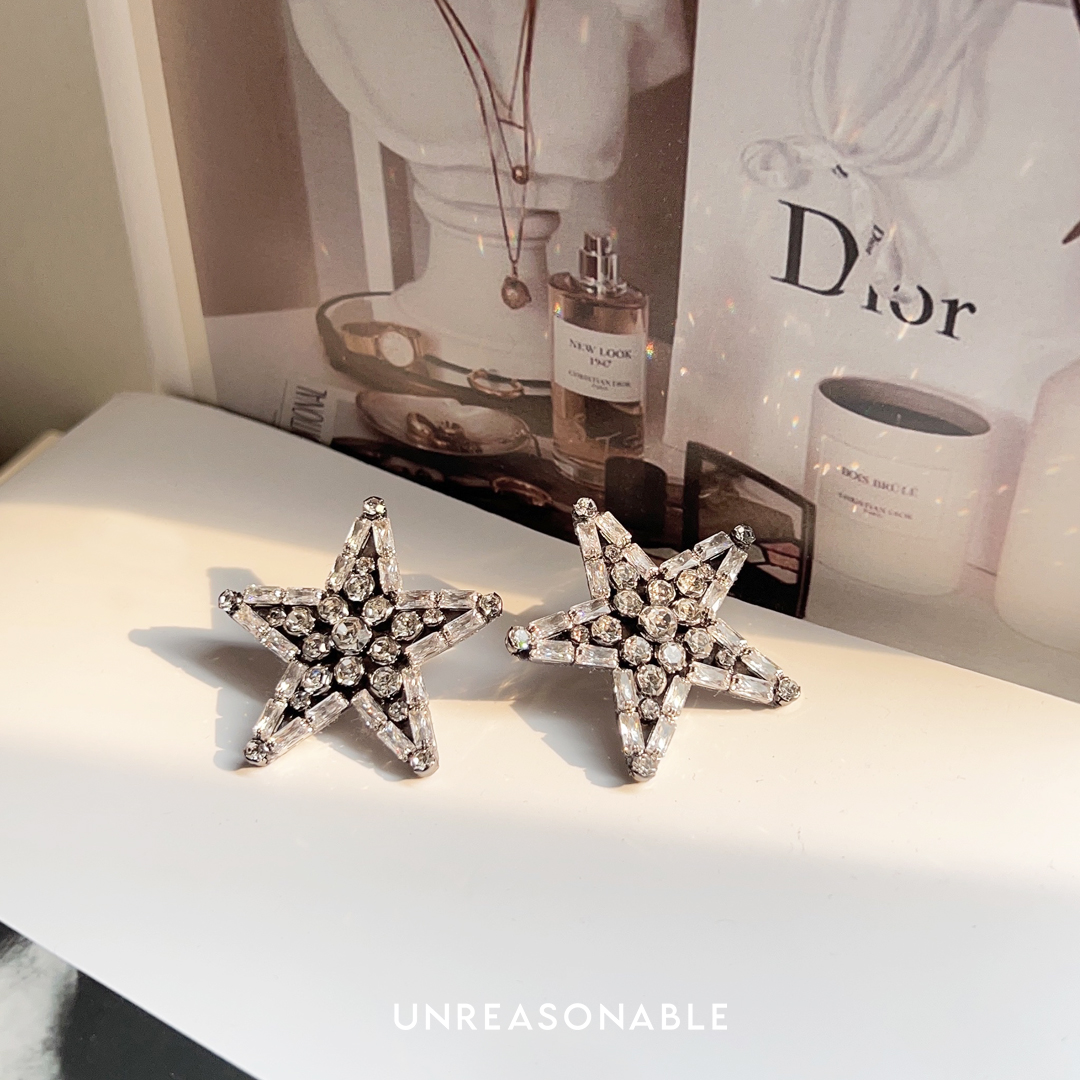 I am a rock star ต่างหู Star Earrings ต่างหูคลิป ต่างหูก้านเงินแท้ น้ำหนักเบา UA0826-01 Unreasonable Accessories