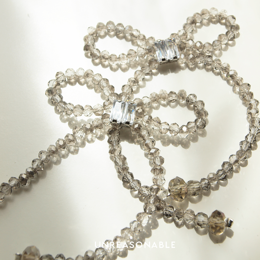 ต่างหูโบว์ Smokey Glass Bead ต่างหูคลิป ต่างหูก้านเงินแท้ น้ำหนักเบา UA0925-01 Unreasonable Accessories