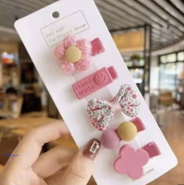 💗มาหยากิ๊ฟช้อป💗 กิ๊บติดผม 5 ชิ้น รูปหัวใจ โบว์ ขนาด 5 ซ.ม. คละสี น่ารัก สำหรับเด็กและ ผู้หญิงทั่วไป