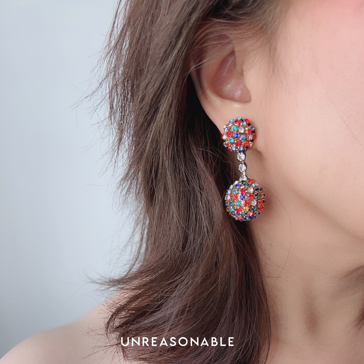 ต่างหู หลากสี Crystal Ball Earrings น้ำหนักเบา สวยใส่สบาย UA0984-01 Unreasonable Accessories