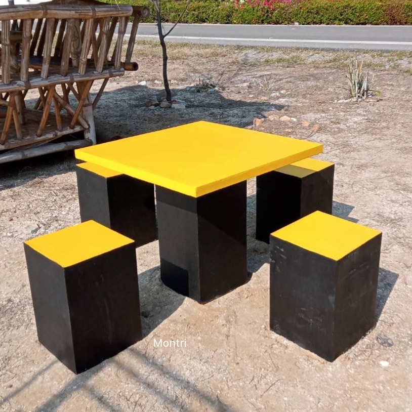 โต๊ะสนาม ชุดโต๊ะสนาม โต๊ะสนามกลางแจ้ง 4 ที่นั่ง เหมาะสำหรับวางในพื้นที่จำกัด ขนาดโต๊ะ 80*80 cm.