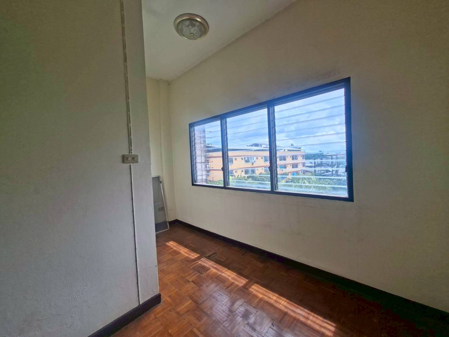 ขายด่วนทาวน์โฮม 3 ชั้น หมู่บ้านสวนหลวงโฮมเพลส เฉลิมพระเกียรติ ร.9 ซอย 30 (N.1854)