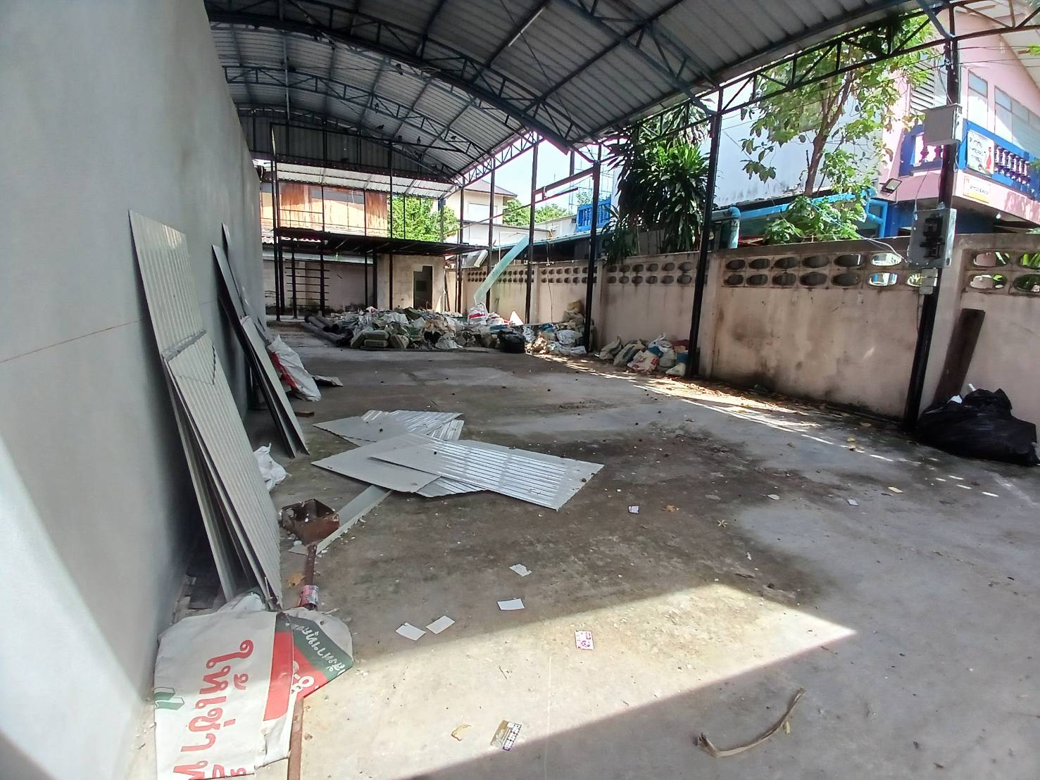 ให้เช่าโกดังซอยสุขุมวิท105 พื้นที่ 50 ตรว. โกดังลาซาล (N.1020)