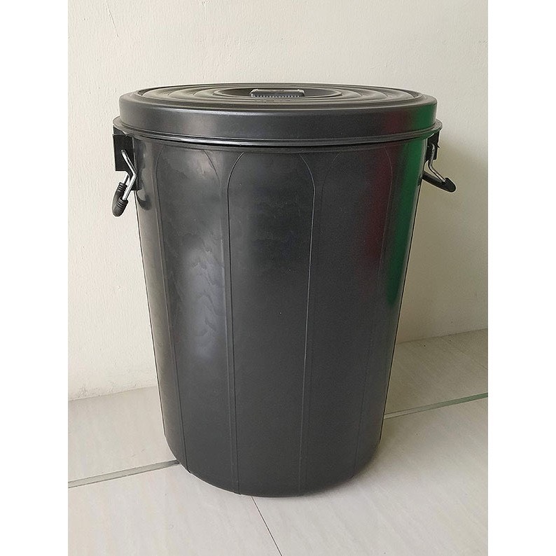 P04011 ถังน้ำ บรรจุ 70 ลิตร อย่างหนา สีดำ ขนาด 46 x 46 x 58 ซม. เบอร์ 19 ราคาขายส่งต่อ 1 โหล :ุ 12 ใบ:เฉลี่ย 250 บต่อใบ