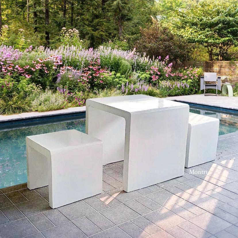 โต๊ะสนามมินิมอล มีผิวสัมผัสที่เนียนเรียบ มีขนาดที่กระทัดรัด เหมาะสำหรับทุกพื้นที่ วัสดุเป็นปูนซีเมนต์เสริมเหล็ก มีความแข็งแรง คงทนใช้งานได้ในระยะยาว