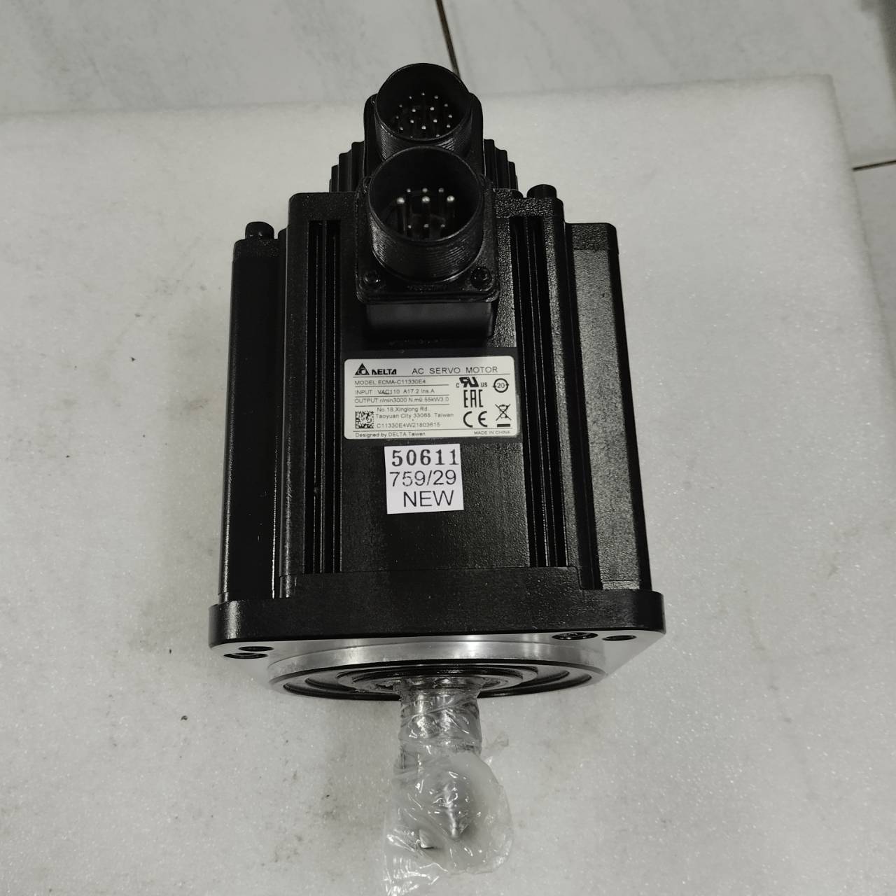 SERVO MOTOR " DELTA " MODEL : ECMA-C11330E4