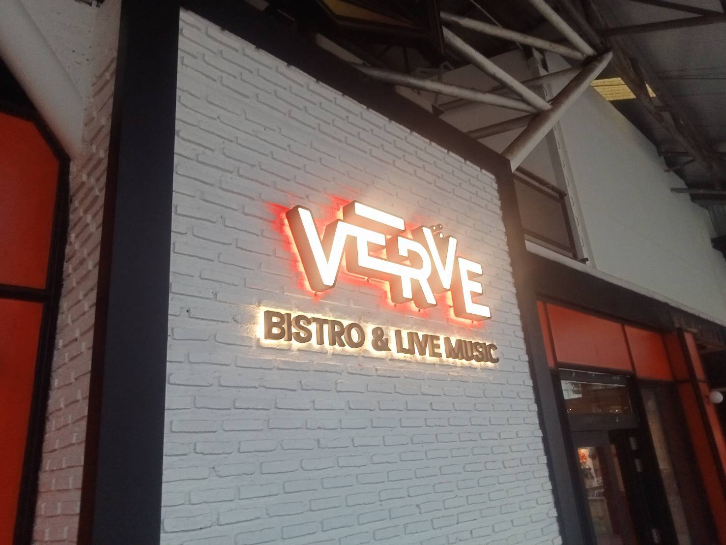 #ป้ายอักษรไฟออกหน้า