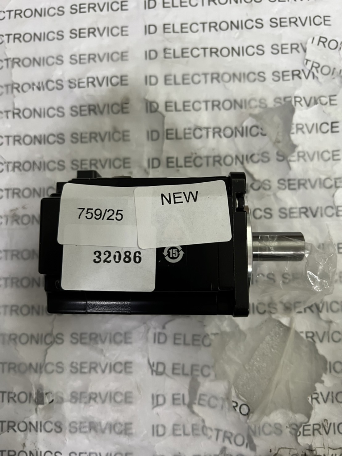 จำหน่าย SERVO MOTOR “YASKAWA” Model : SGM7J-04A7A61