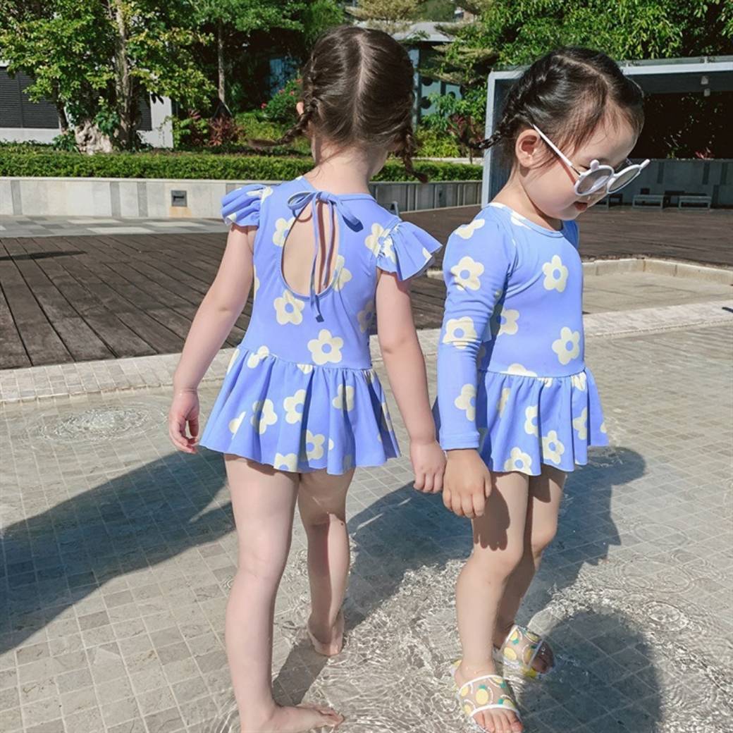 ชุดว่ายน้ำเด็กหญิง กระโปรงกางเกง หวานๆ แขนกุด และ แขนยาว ไซส์เด็กโต ค่อนข้างใหญ่ กันแดด กันยูวี พร้อมส่ง