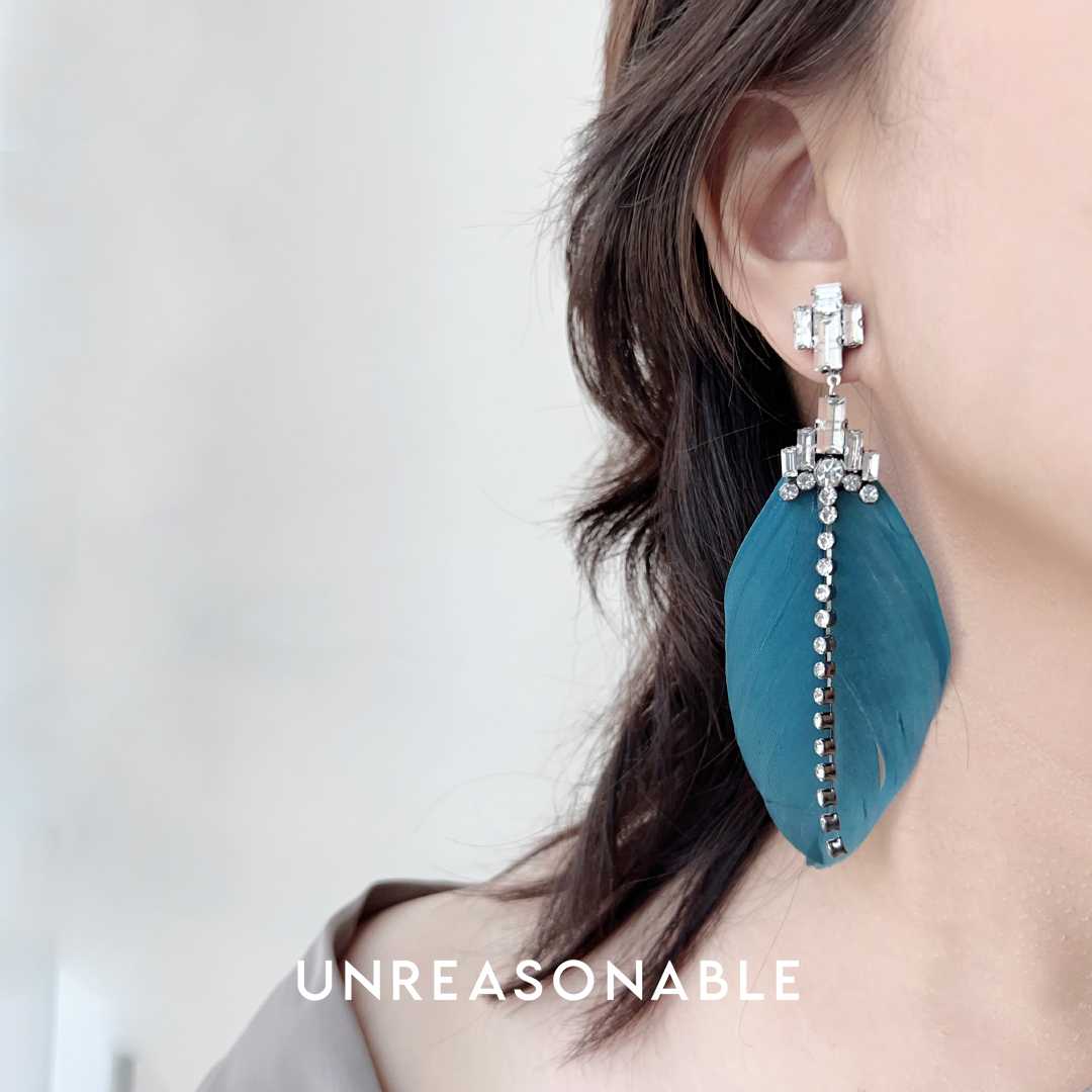 ต่างหูขนนก สีเขียว ต่างหูคลิป ต่างหูก้านเงินแท้ น้ำหนักเบา สวยใส่สบาย UA0797-01 Unreasonable Accessories