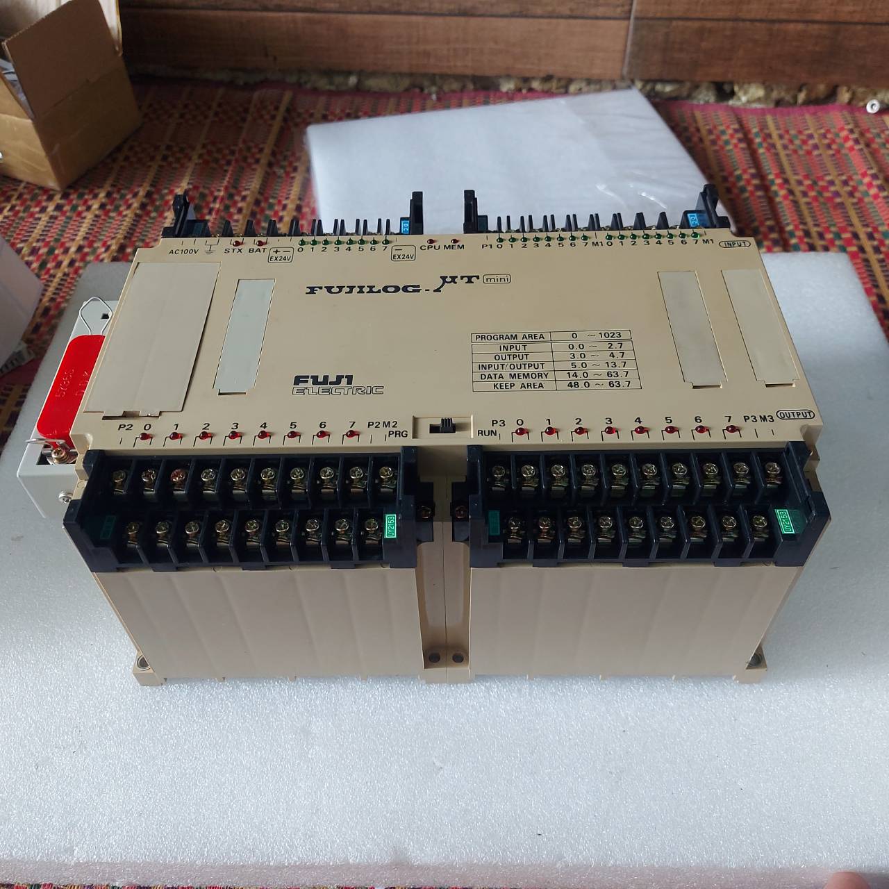 PLC " FUJI " MODEL : T40P1A1T