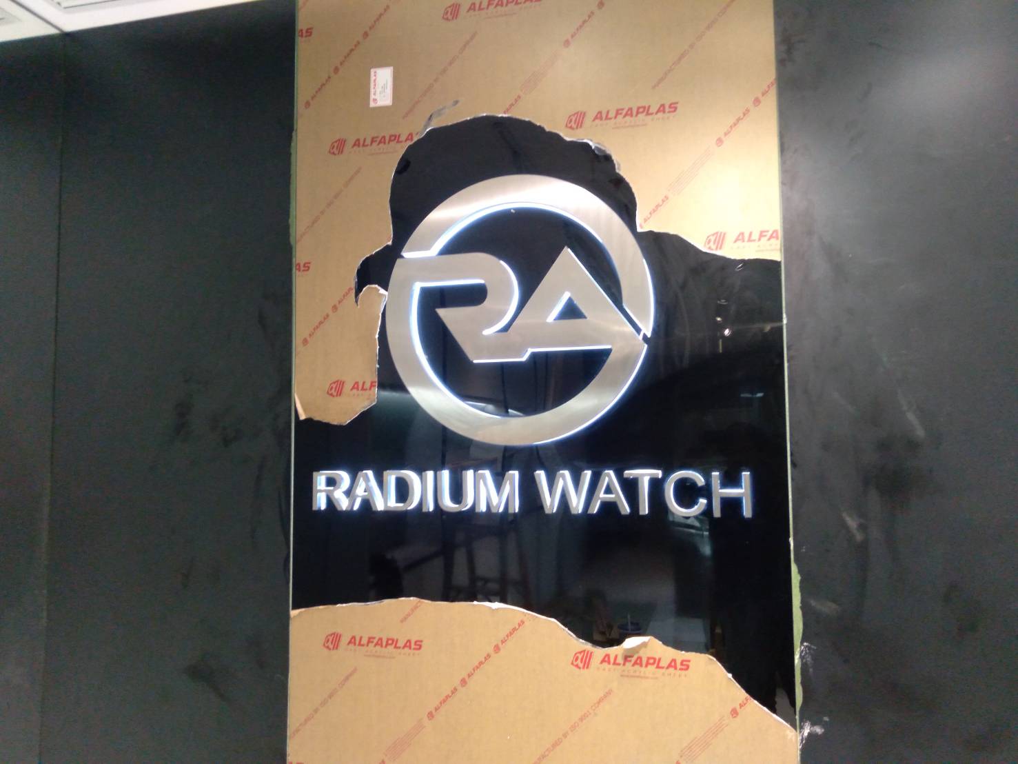 #ป้ายอักษรไฟออกหลัง