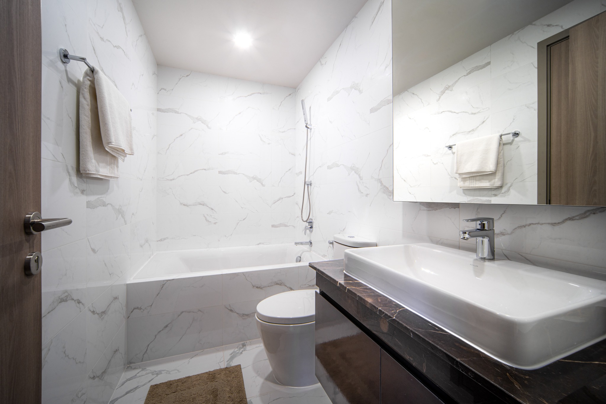 Cloud Thonglor–Phetchaburi Condominium Experience and prove for yourself the true value of location, luxury, and lifestyle — a high-end condominium offering over 4,000 sq.m. of full-facility common areas, the most comprehensive in this district.