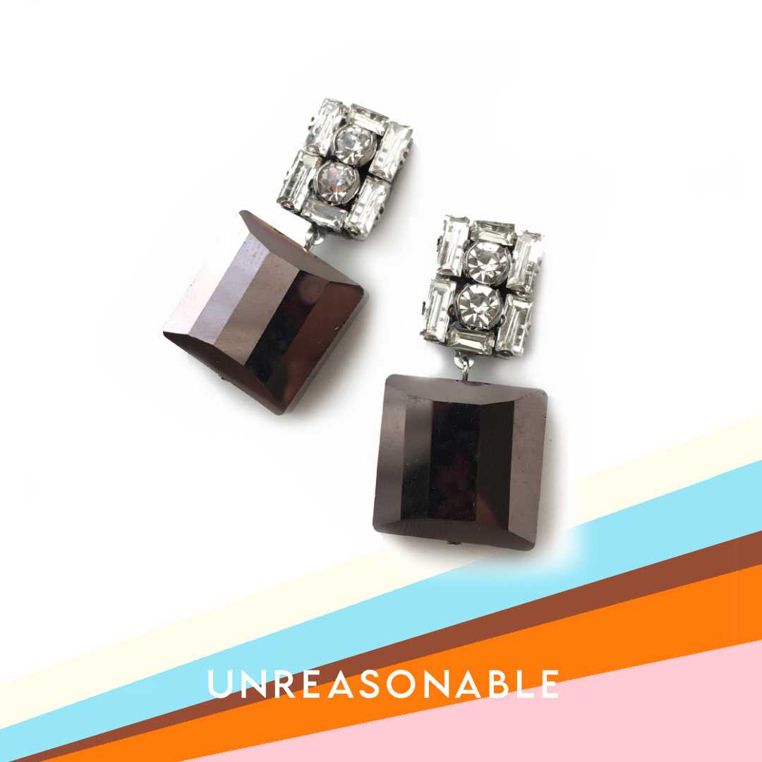 ต่างหูพลอยกระจก สีน้ำตาล น้ำหนักเบา สวยใส่สบาย UA0708-02 Unreasonable Accessories