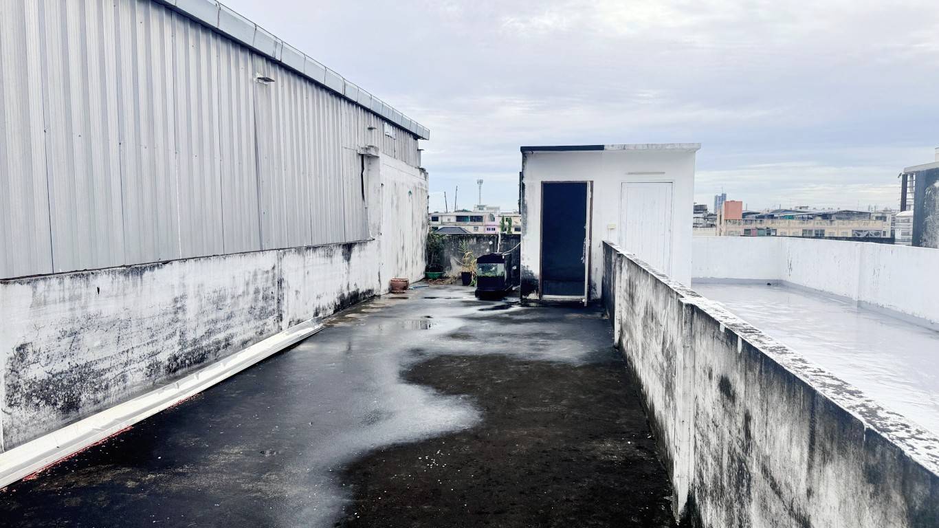 ขายอาคารพาณิชย์ (ตึกแถว ) 3.5 ชั้น ซอยเอกชัย 34 (ซอยกำนันแม้น) เนื้อที่ 22.2 ตร.ว. ทำเป็นโฮมออฟฟิศได้