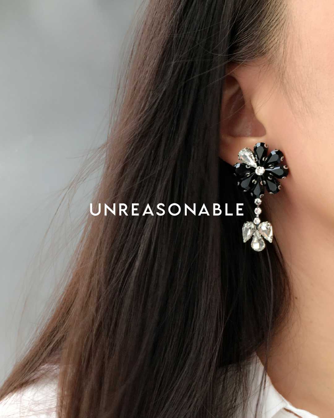 ต่างหูดอกไม้ สีดำ ต่างหูคลิป ต่างหูก้านเงินแท้ น้ำหนักเบา สวยใส่สบาย UA0719-01 Unreasonable Accessories