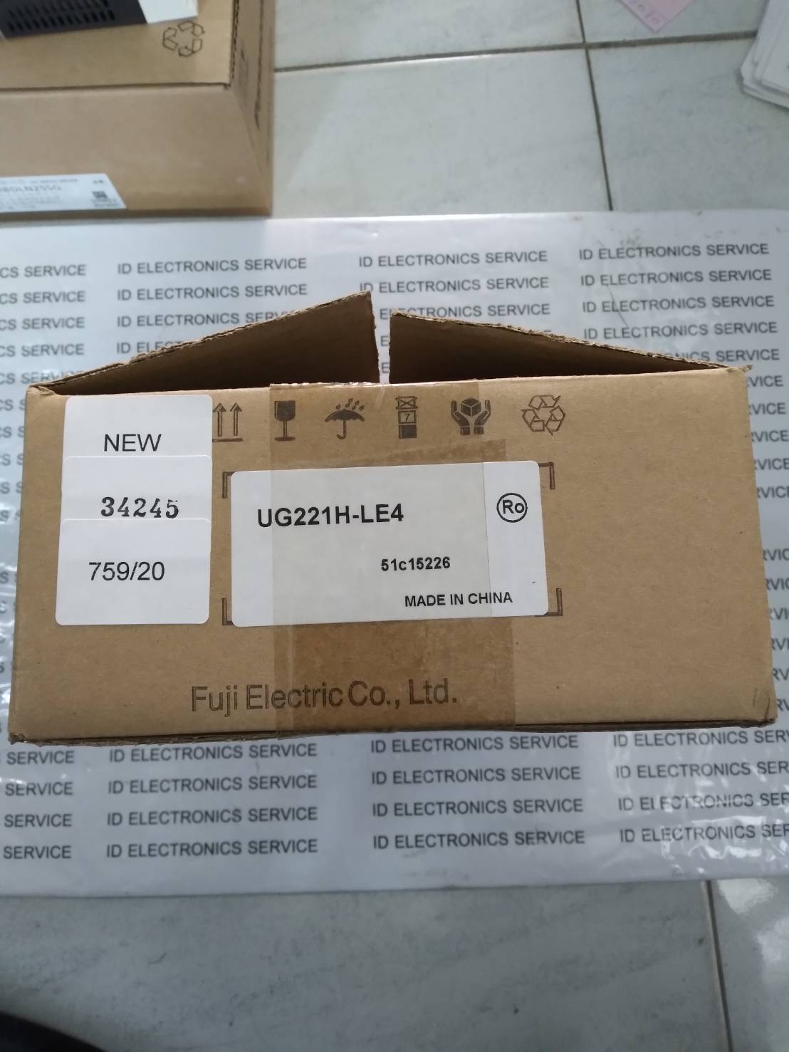 LCD TOUCH SCREEN " FUJI " MODEL : UG221H-LE4