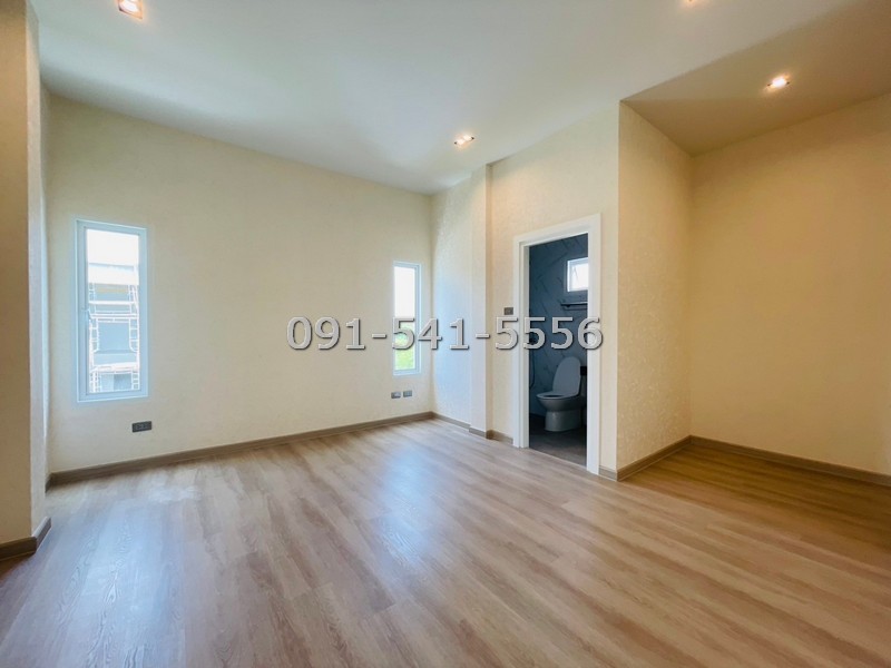 ขายบ้านเดี่ยว 2 ชั้น สร้างใหม่ พร้อมสระว่ายน้ำ พื้นที่ 105 ตรว ซอยหมู่บ้านศรีเจริญวิลล่า 24 ใช้วัสดุเกรดพรีเมี่ยมทั้งหลัง