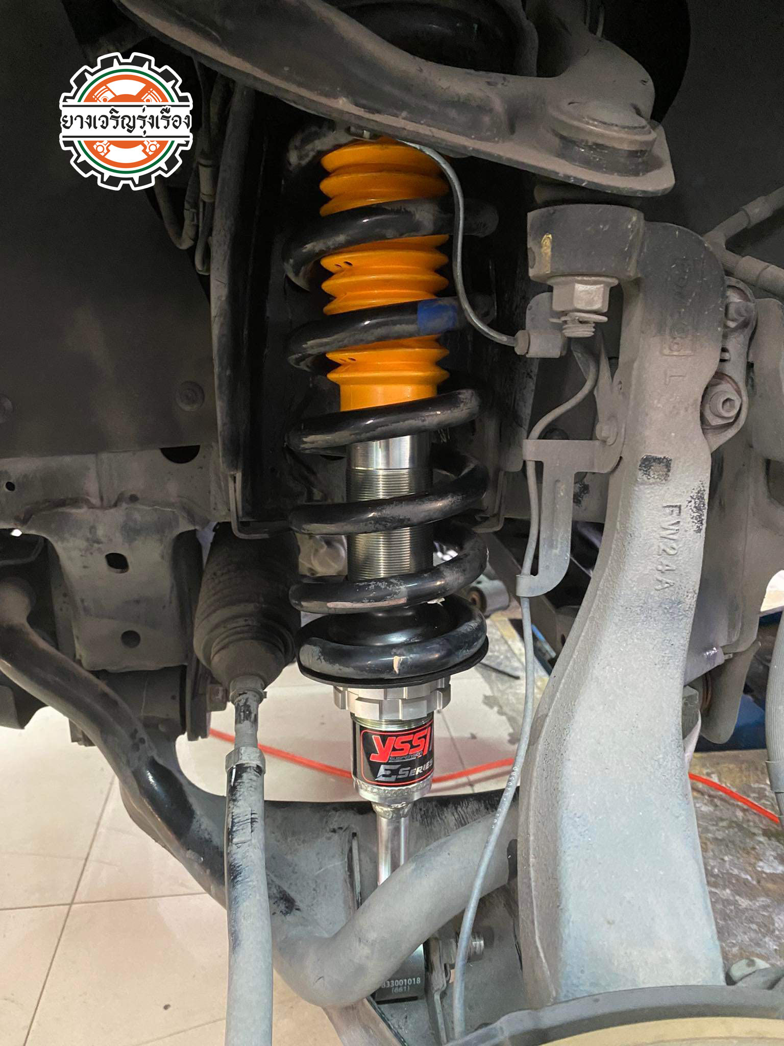 FORD RANGER เข้ารับบริการอัพเกรดช่วงล่าง เลือกใช้งานโช๊คอัพ YSS E SERIES ตัวท๊อปนุ่มนวล ติดตั้งใช้งานแทนของเดิมติดรถ เพิ่มความมั่นใจในการการขับขี่ รู้สึกได้ถึงความกระชับ ขับสนุก ลดอาการย้วยส่าย หนึบแน่น เข้าโค้งนิ่งมั่นใจ ควบคุมพวงมาลัยคมกริบ😍 YSS E SERIE มาพร้อมตัวกระบอกอลูมิเนียมระบายความร้อนเร็วทำให้โช๊คอัพ ไม่เสียอาการ คงความหนึบได้เสถียร ใช้งานต่อเนื่องยาวนาน ระบบ monotube ที่ตอบสนองการทำงานกระชับ ฉับไว มาพร้อมกับเทคโนโลยีวาล์วแปรผันอัตโนมัติ ที่ปรับเปลี่ยนความหนืดได้แบบ Real time ไม่ว่าจะนั่งเยอะ นั่งน้อย เดินทางไกลหรือใกล้ ก็ไม่ต้องก้มปรับเอง🥰 ☄️Yss E Series เซ็ทโช๊คอัพหน้าหลัง [+] พร้อมบริการติดตั้ง + Set up ให้เหมาะกับยาง [+] ขับสนุกด้วยบริการ ตั้งศูนย์ละเอียดให้เหมาะกับการใช้งานและลักษณะของช่วงล่าง 𝙊𝙪𝙧 𝙎𝙚𝙧𝙫𝙞𝙘𝙚 บริการทางร้าน เรารับทำอะไรบ้าง 🔧 ติดตั้งยางแบบไร้รอย 100% 🔧 บริการสลับยาง ตามอายุ 🔧 มียางรถยนต์ทุกยี่ห้อให้เลือกซื้อ 🔧 เช็คช่วงล่าง แก้ปัญหาให้ตรงจุด 🔧 บริการล้างลิ้นปีกผีเสื้อ 🔧 บริการเช็คระยะรถยนต์ 🔧 เปลี่ยนถ่ายของเหลวทั้งระบบ 🔧 ตั้งศูนย์ด้วยเครื่อง HUNTER นำเข้าจาก USA สอบถามข้อมูลเพิ่มเติม หรือนัดหมายเข้ารับบริการ Tel : 08-6569-1915 Tel : 08-6544-5963 Line id : @88rw Tiktok : https://www.tiktok.com/@88rwycrr Youtube : https://youtube.com/@88rw Facebook : https://www.facebook.com/88rwtire Location : https://goo.gl/maps/HrNUAZXPN94KvxZ98?coh=178573&entry=tt #รถยนต์มีปัญหาไม่รู้ต้องแก้ตรงไหน ทางเรายินดี ตรวจหาปัญหาและหาวิธีแก้ บอกลูกค้าก่อนลงมือทำเสมอราคาเป็นธรรมไม่เอาเปรียบ สบายใจคุณลูกค้า ---------------------------------- ดูแลให้คำปรึกษาทุกปัญหาคาใจ ไม่ทิ้งลูกค้า มีบริการหลังการขาย 【ให้ผู้เชี่ยวชาญของเรา ดูแลรถคุณ】 ร้านยางเจริญรุ่งเรือง ยินดีต้อนรับครับ ---------------------------------- #โช๊คอัพรถยนต์ #monroe #yss #kayaba #profender #ร้านยางเจริญรุ่งเรือง #นนทบุรี #งามวงศ์วาน #amsfix #บริการช่วงล่างรถยนต์ #ซ่อมบำรุงช่วงล่าง #เซทอัพโช๊คอัพรถยนต์