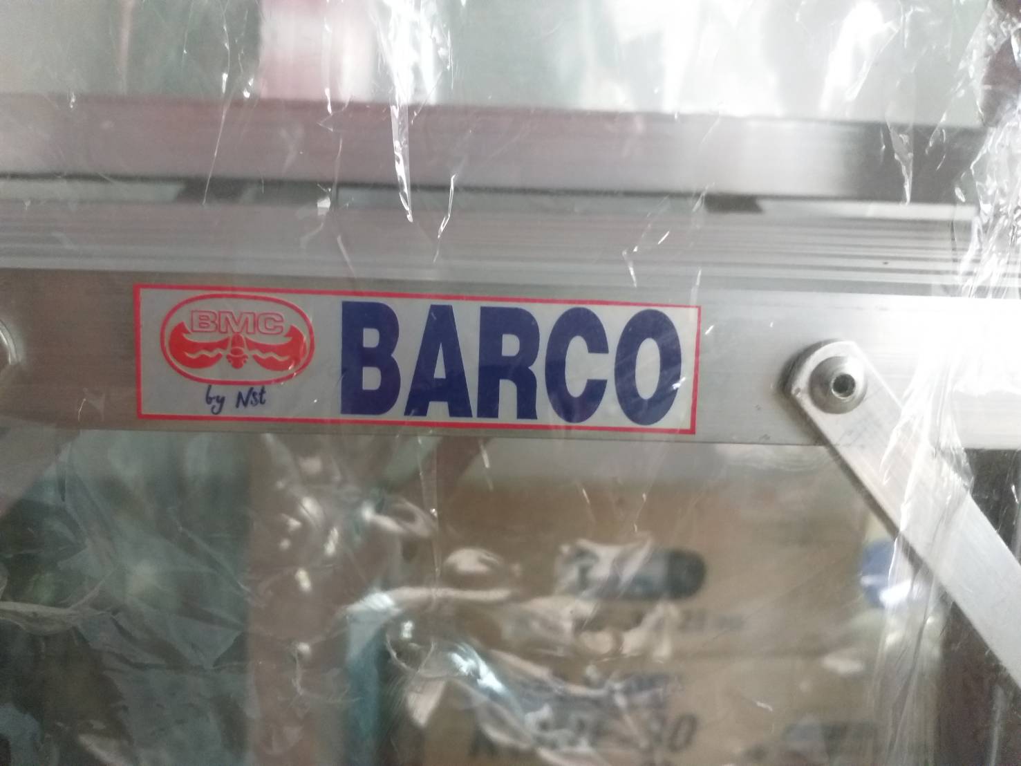 บันไดอลูมิเนียม ทรงA ขึ้นลงทางเดียว 4 ขั้น ยี่ห้อ BARCO