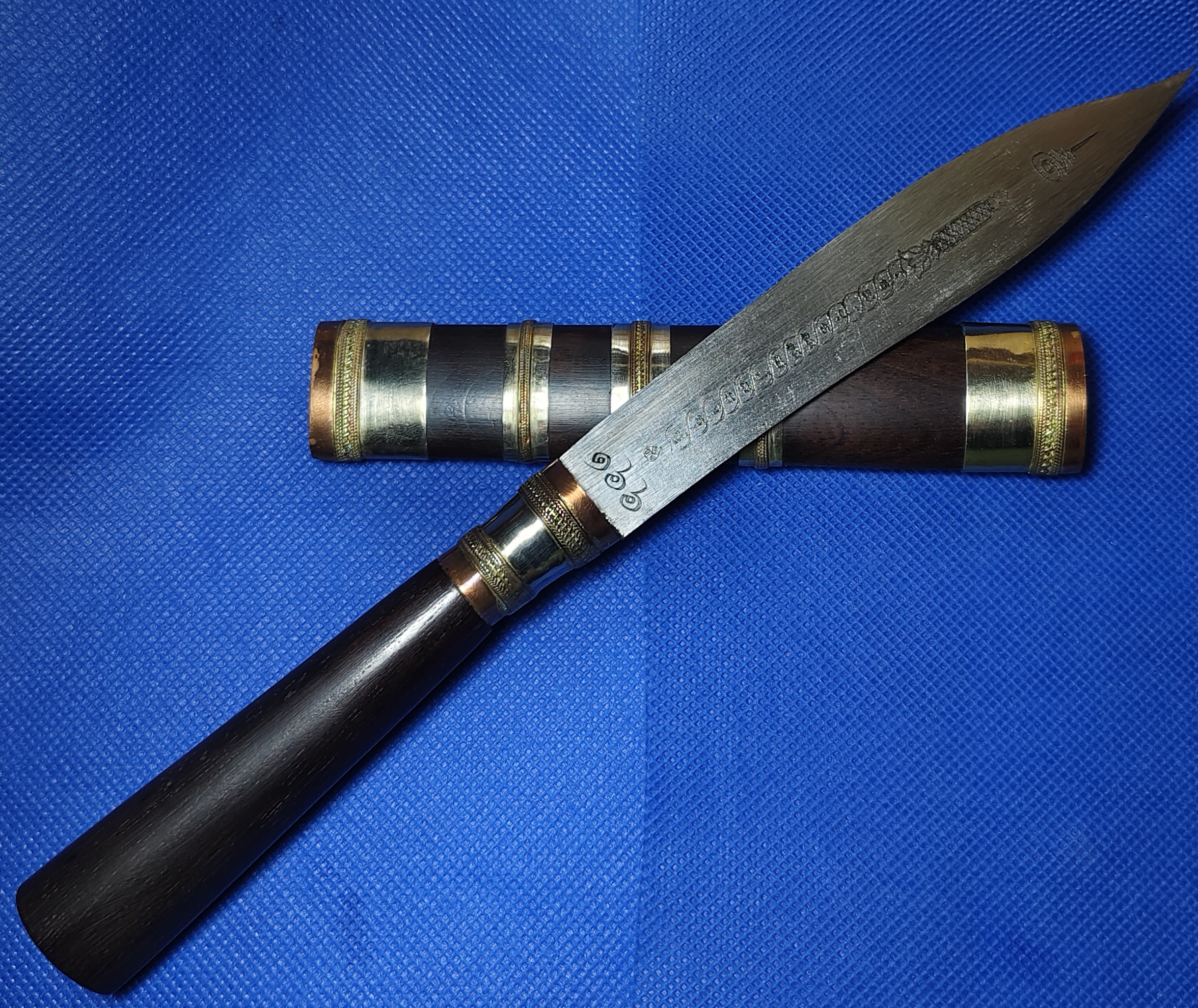 มีดหมอท้าวเวสสุวรรณ รุ่นกันภัย วัดวังเคียน (ปลุกเสกไตรมาส3เดือน) หลวงพ่อพัฒน์ วัดห้วยด้วน ปลุกเสก (เลขมงคล166สร้าง 299เล่ม)