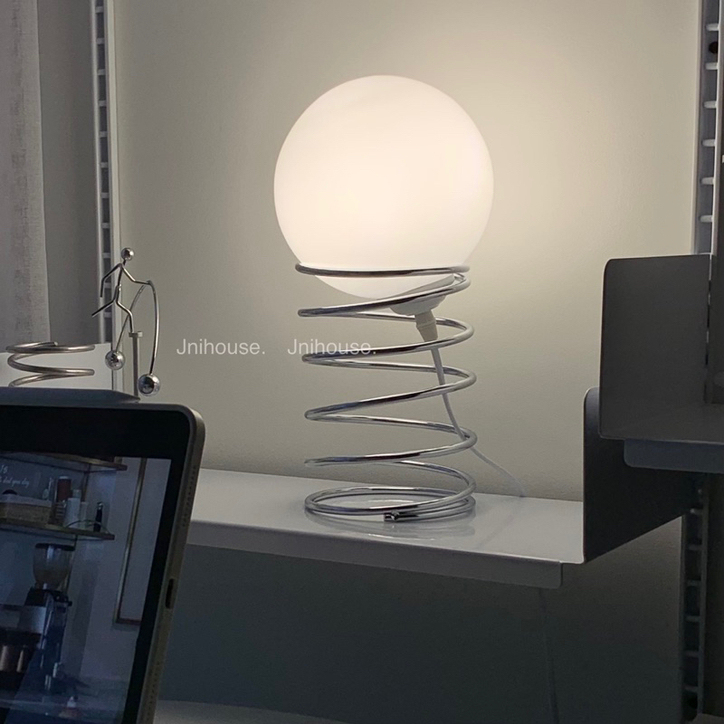 [พร้อมส่ง] Jnihouse : Lunar Spring Lamp โคมไฟตั้งโต๊ะ