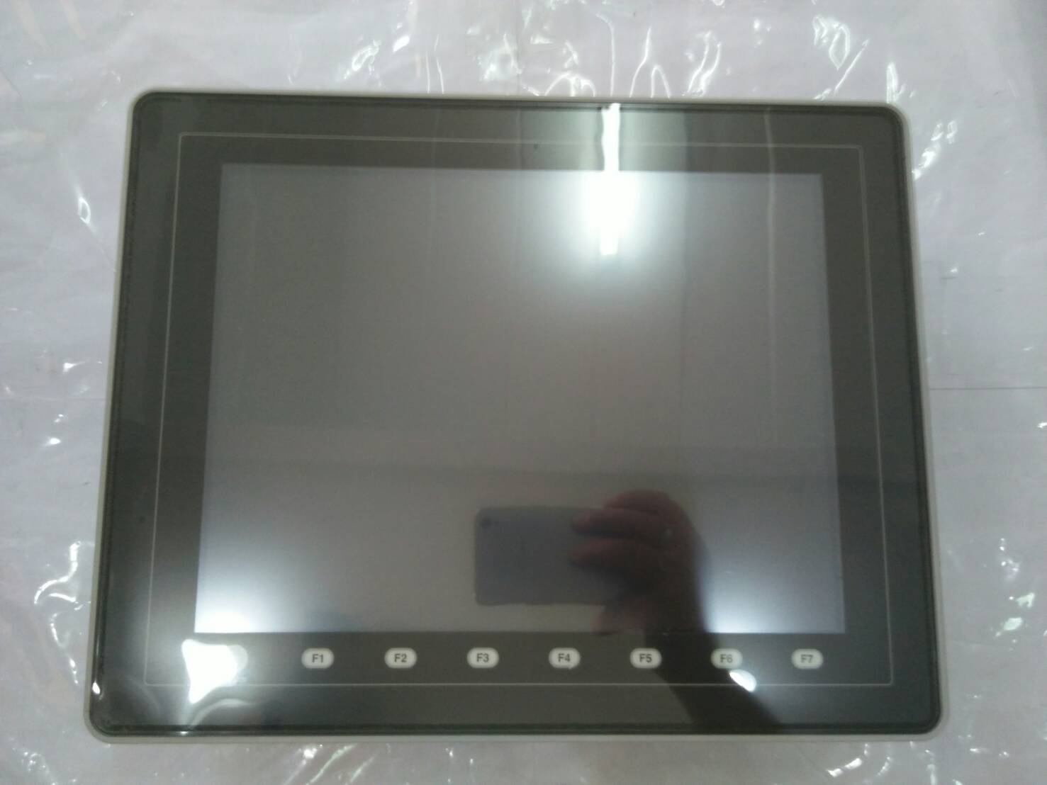 HMI " HAKKO " MODEL : V812IS-U500