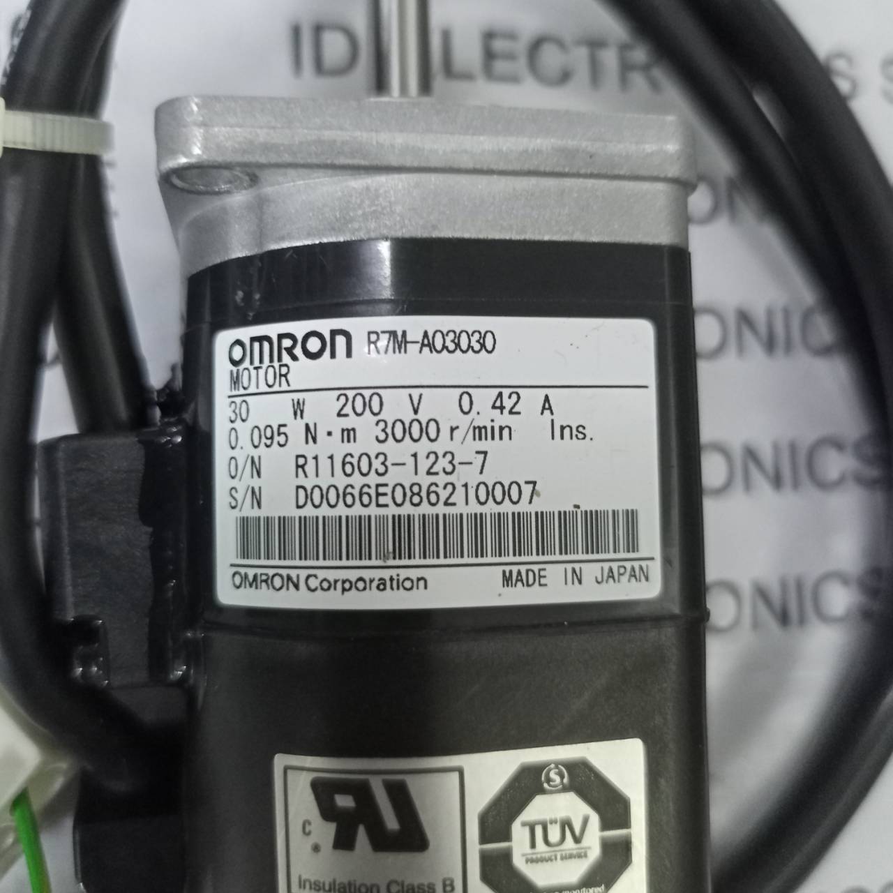 R7M-A03030 SERVO MOTOR "OMRON"