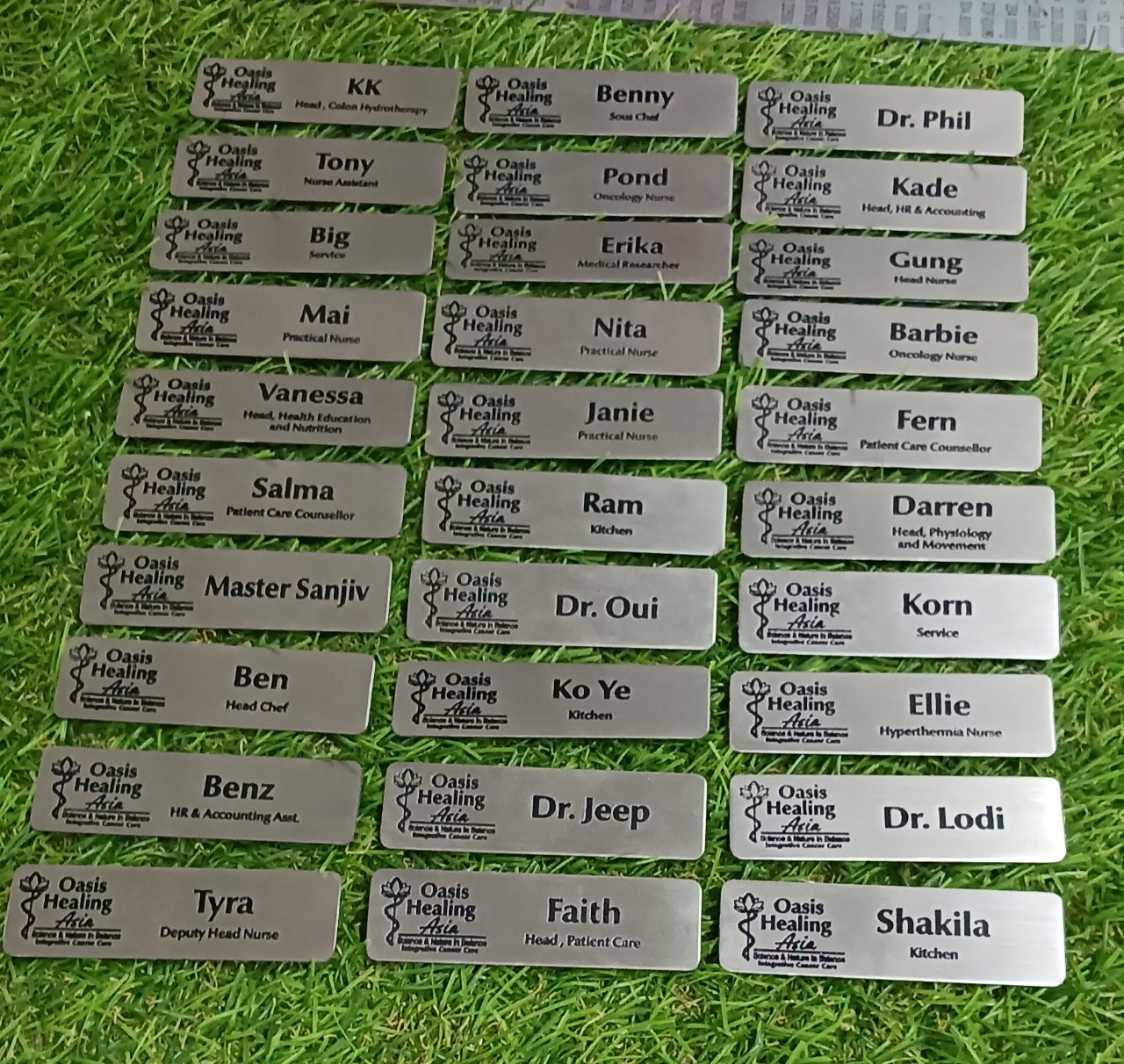 ป้ายชื่อ เเสตนเลสกัดกรด ขนาด 2x7 cm เเบบติดเเม่เหล็ก