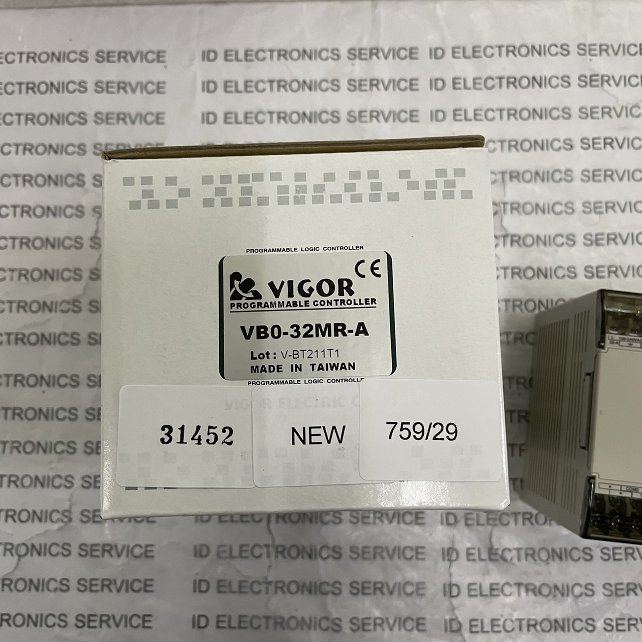 PLC " VIGOR " MODEL : VB0-32MR-A