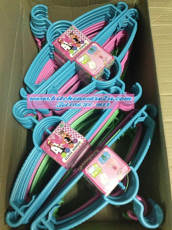 P07713 ไม้แขวนเสื้อสีหวาน เส้นหนา แพค 5 สีหวาน DMT (20*40.5*0.65 cm) D4-2 ราคาส่งต่อ 1 กล่อง: 24 แพค:120 อัน