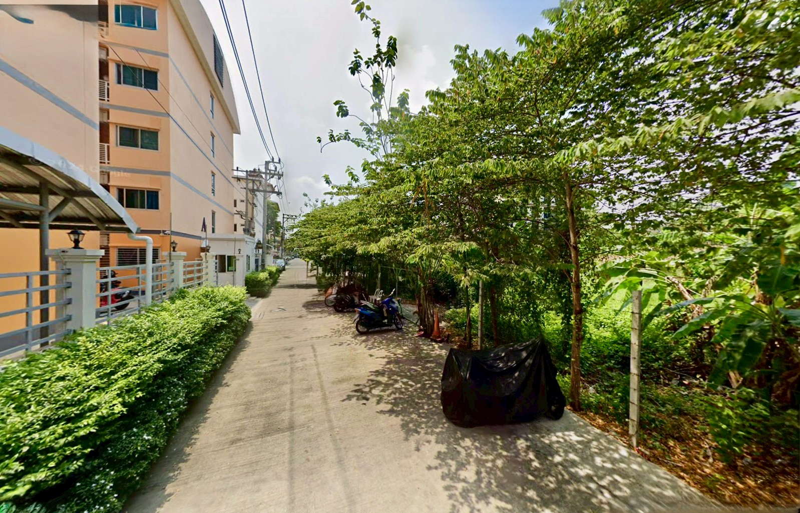 ขายที่ดินเปล่า 1-1-77 ตารางวา ลาดพร้าว 107 แยก 30 (90,000/วา) ใกล้ตลาดแฮปปี้แลนด์ (N.1871)